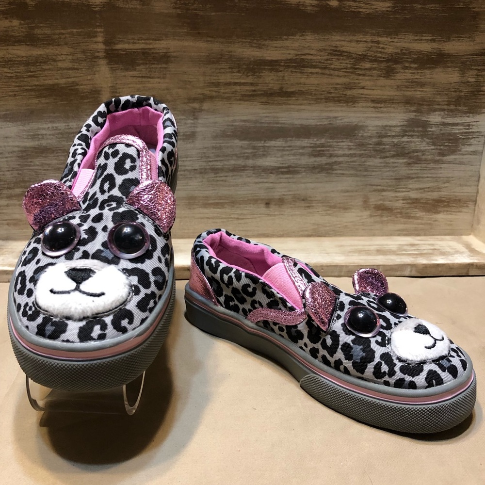 Adorable Girls’ Jump a roos shoes